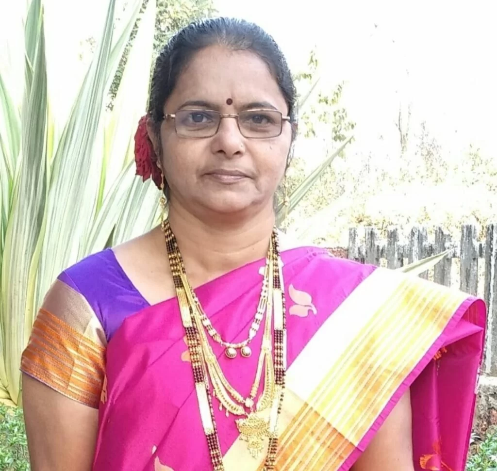 आरोग्य सहाय्यिका विशाखा  गोसावी यांचा सेवानिवृत्ती निमित्त सत्कार..!