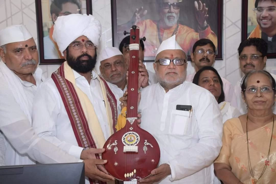 श्री विठ्ठल रुक्मिणी मंदिर समितीकडून मुख्यमंत्री एकनाथ शिंदे यांना आषाढी एकादशी पुजेसाठी दिले निमंत्रण.