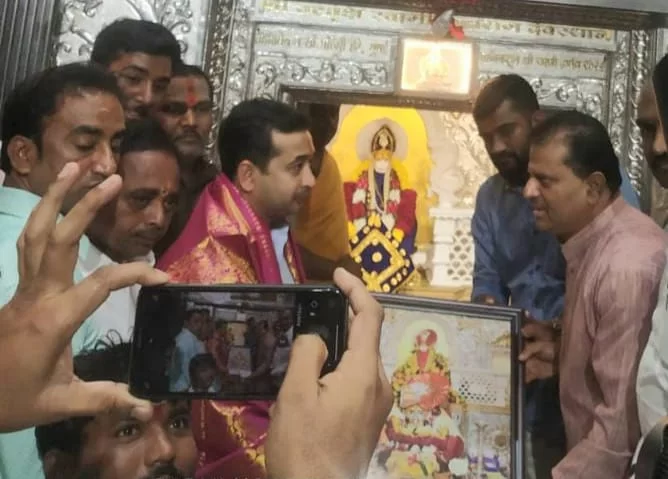 आमदार नितेश राणेंनी घेतले श्री स्वामी समर्थांचे दर्शन..!