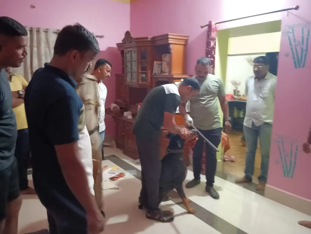 इन्सुली डोबाची शेळ येथील दोन बंद बंगले अज्ञातांनी फोडले..!