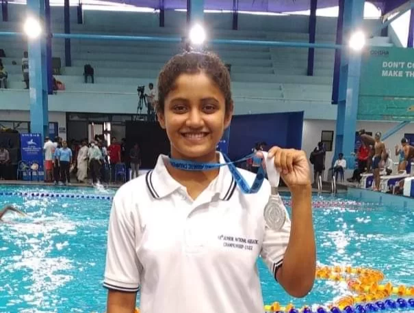 सिंधुकन्या पूर्वा गावडे राष्ट्रीय वाॅटर पोलो स्पर्धेत सिल्वर मेडलची मानकरी.