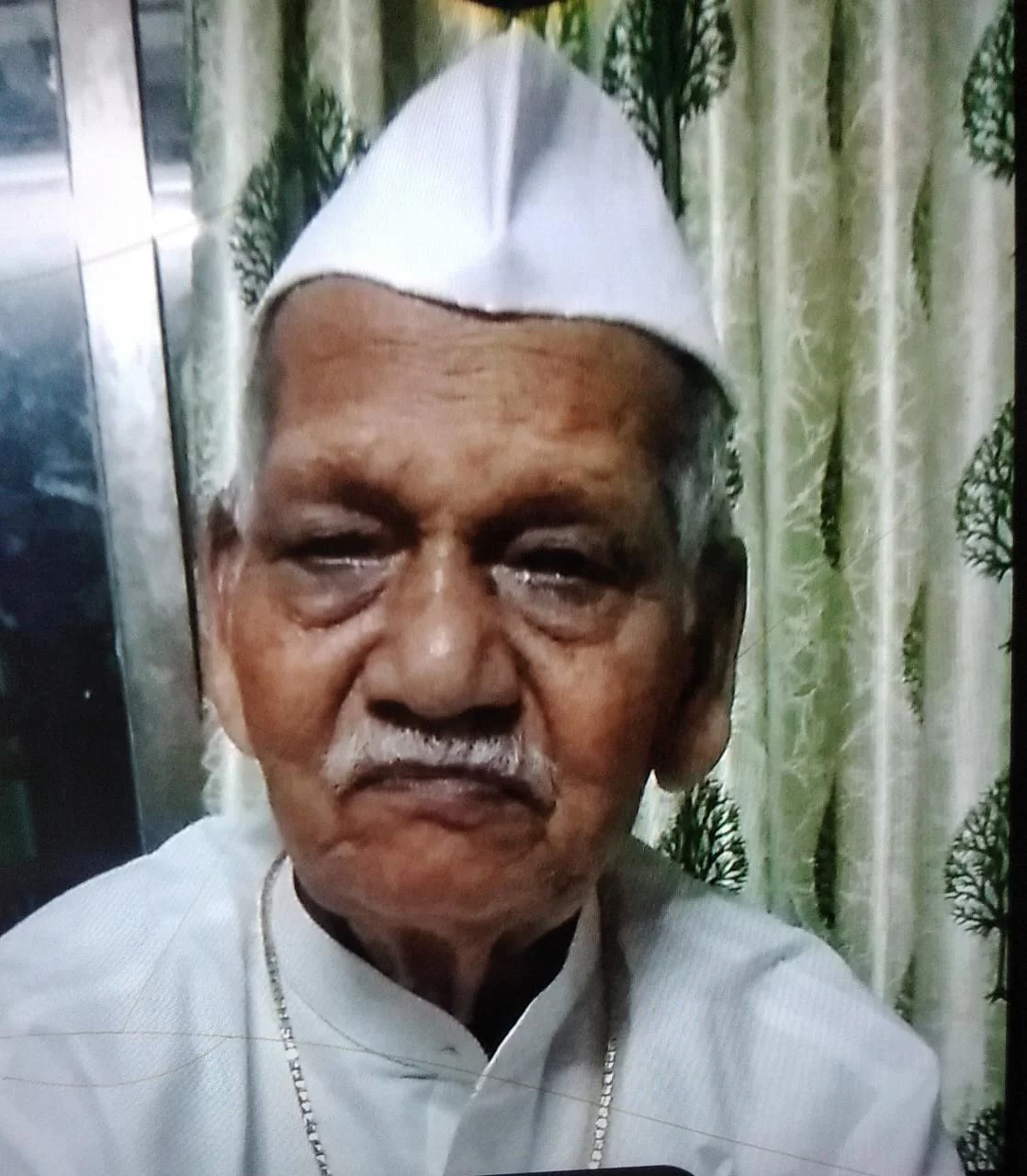 मठबुद्रृक येथील नाट्य दिग्दर्शक दाजी घाडीगांवकर यांचे निधन.