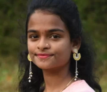 <em>देवगड तालुकास्तरिय निबंध स्पर्धेत माध्यमिक विद्यामंदिर साळशी च्या मानसी लाड हिचे दैदिप्यमान यश.</em>