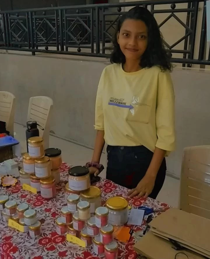 सुगंधीत मेणबत्त्यांचे मुंबई येथे  प्रदर्शन..!!