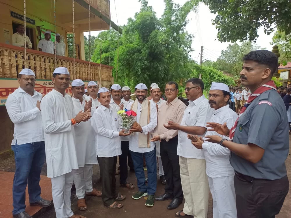 मसुरेत गुणवंत विद्यार्थी, अधिकारी यांचा सत्कार..!