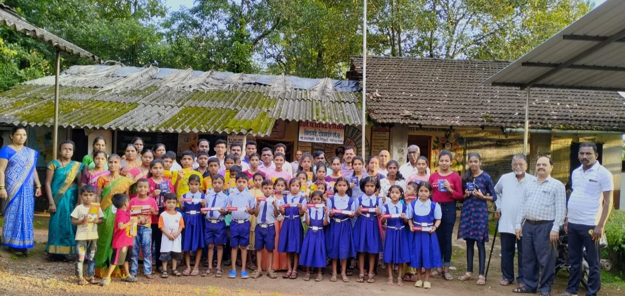 उत्कर्ष मंडळ मुंबई कडून विलवडे येथील विद्यार्थ्यांना शैक्षणिक साहित्य वाटप..!