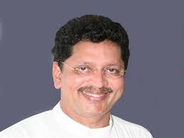 बांद्यात राज्याचे शालेय शिक्षण मंत्री दीपक केसरकरांनी केली पूर परिस्थितीची पाहणी.