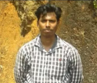 वस्तीची गाडी घेऊन गेलेल्या ड्रायव्हर चा मृतदेह सापडला मणचे खाडीत.