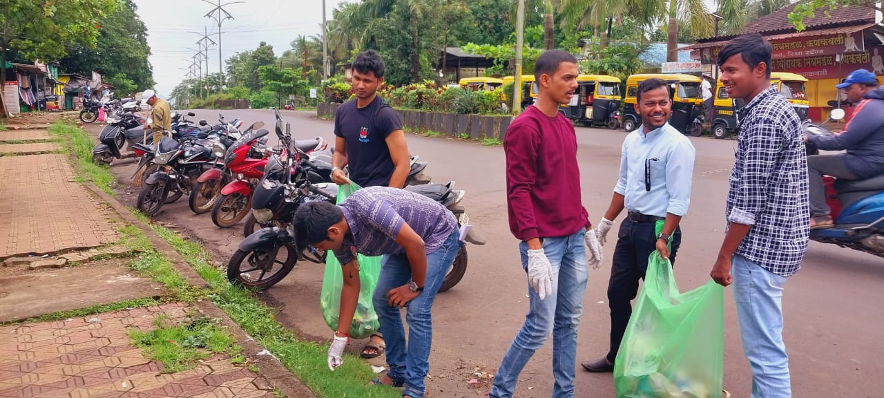 कणकवलीत नेहरू युवा केंद्रांमार्फत राबविण्यात आली स्वच्छता मोहीम .