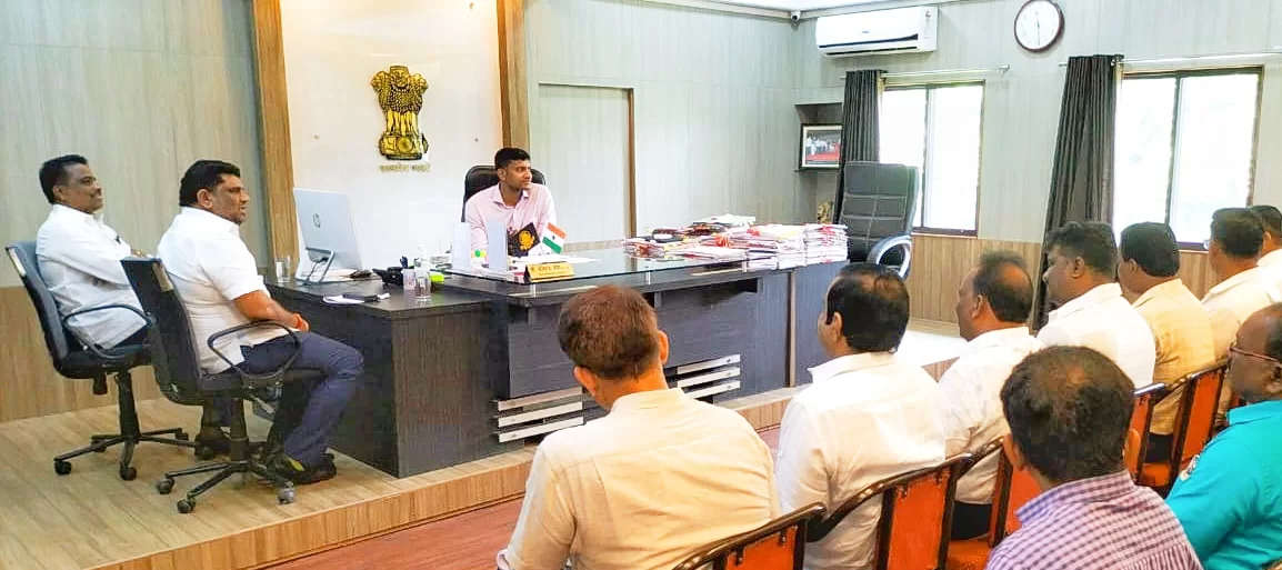 आ. वैभव नाईक, सतीश सावंत, संजय पडते यांची जि.प.मुख्य कार्यकारी अधिकाऱ्यांसमवेत बैठक संपन्न.