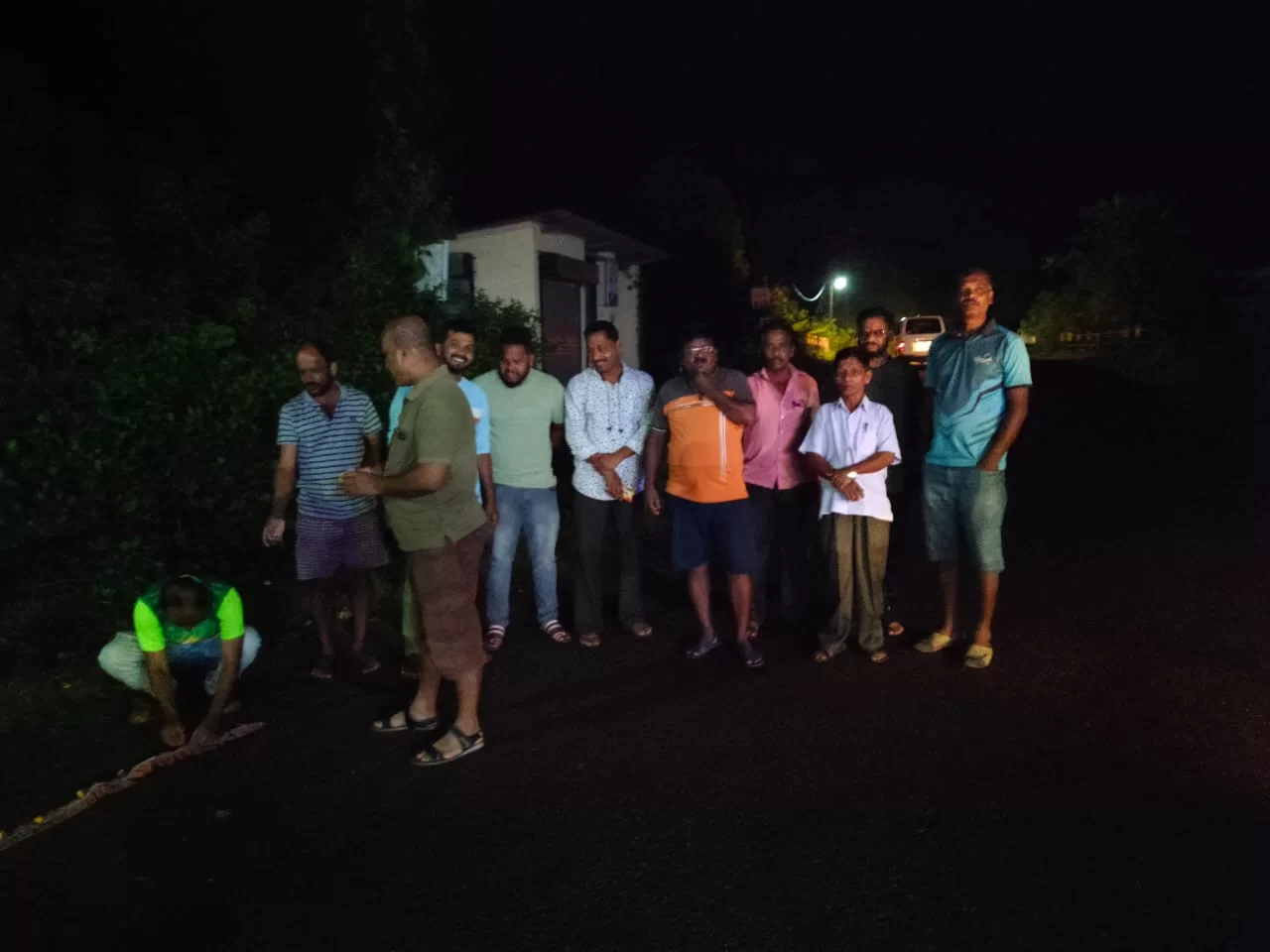 त्रिंबक सापळा येथे शिवसेना आचरा विभागाची आढावा बैठक संपन्न ; दसरा मेळाव्याच्या निर्णयाचा साजरा झाला आनंद.
