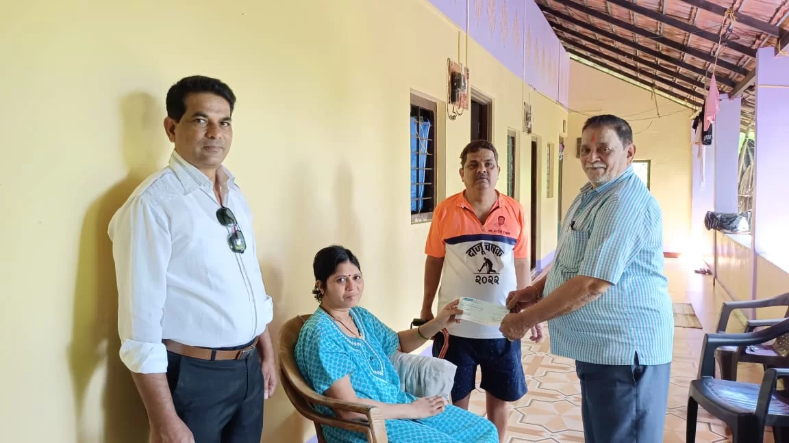 माजी आरोग्य सचिव चंद्रकांत घाडीगांवकर यांनी दिला त्रिंबकच्या एका आजारी महिलेला मदतीचा हात; देवीचा असाही ज़ागर.