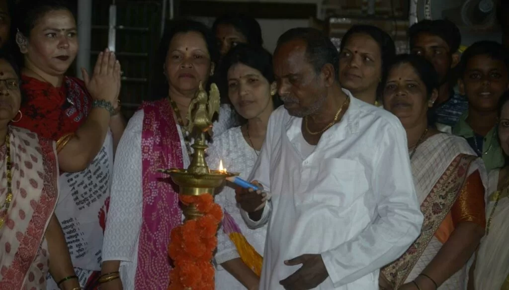 'यतीन खोत मित्रमंडळ' पुरस्कृत आणि सौ.शिल्पा यतीन खोत आयोजीत नवरात्रोत्सव सोहळ्याचे शानदार उद्घाटन..!