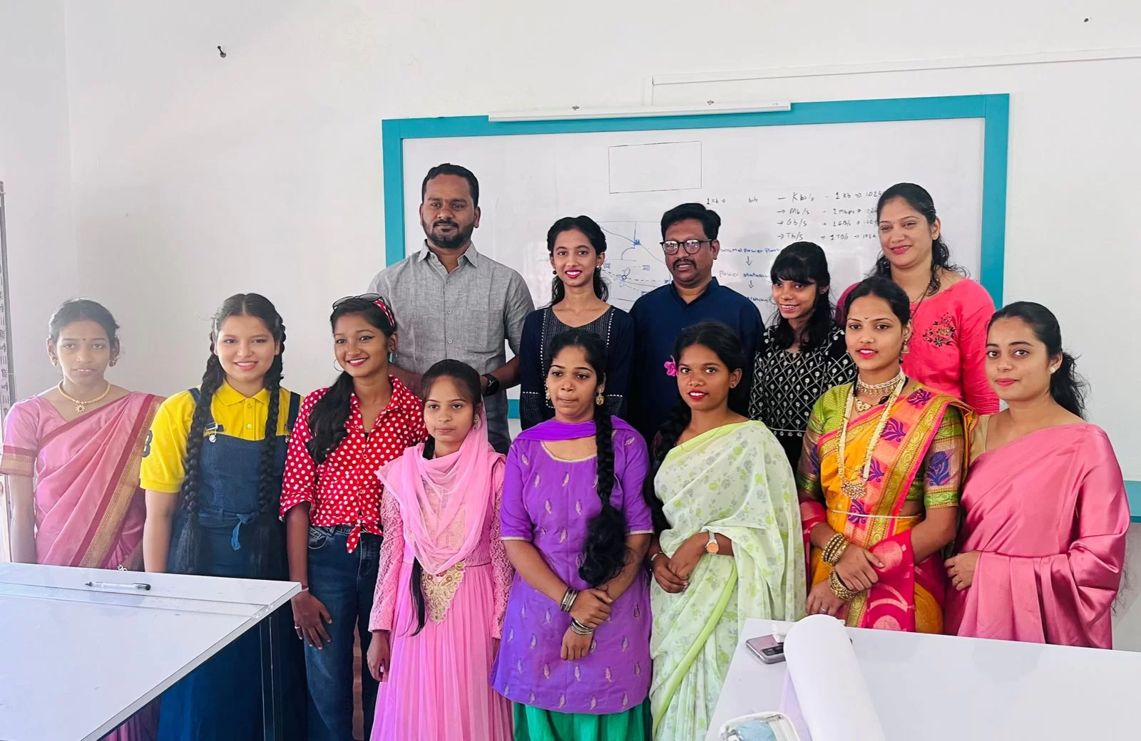 फ्लोरेट कॉलेज ऑफ डिझायनिंगने घडविली जुन्या हॉलीवुडची सफर..!