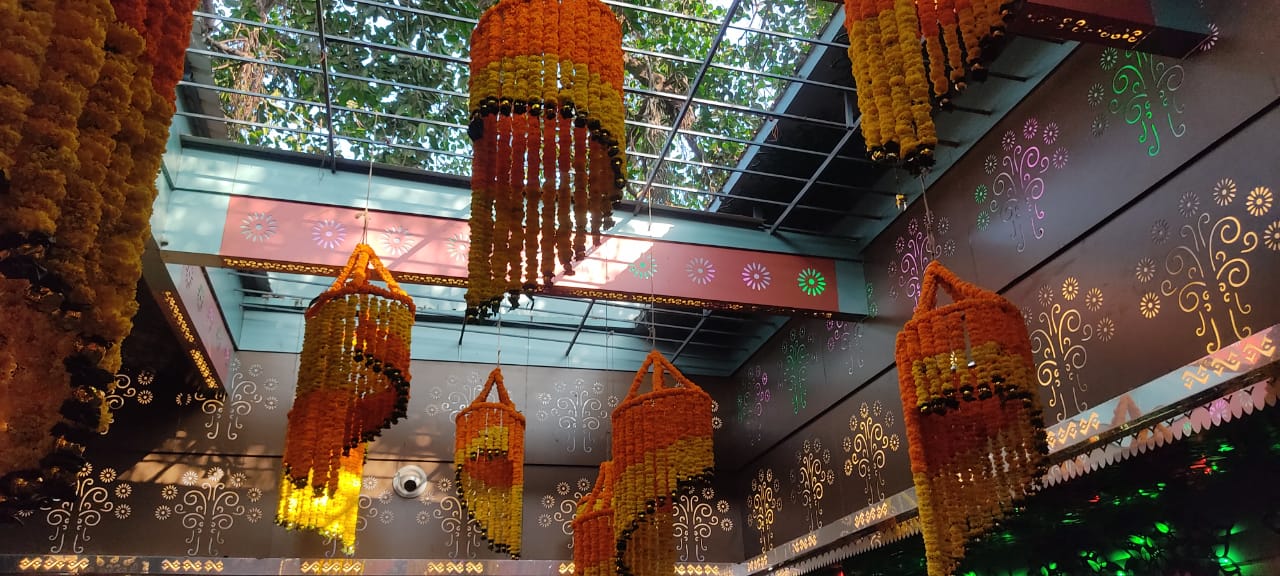 अक्कलकोट येथील वटवृक्ष मंदिरात त्रिपुरारी पौर्णिमा भक्तीभावात साजरी..!