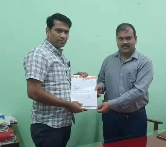 बिजलीनगर प्रहार ऑफिस ते मराठा मंडळ रस्त्याचे काम त्वरित सुरू करा.