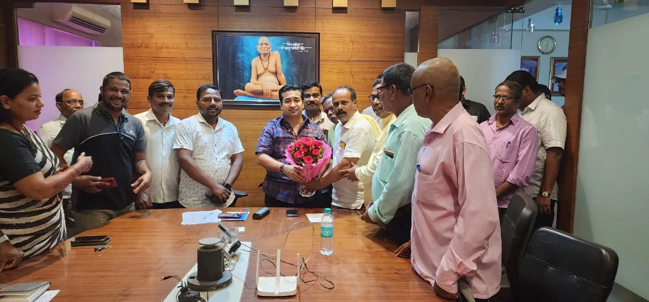 ठाकर समाज बांधवानी आम. नितेश राणेंची भेट घेऊन मानले आभार.