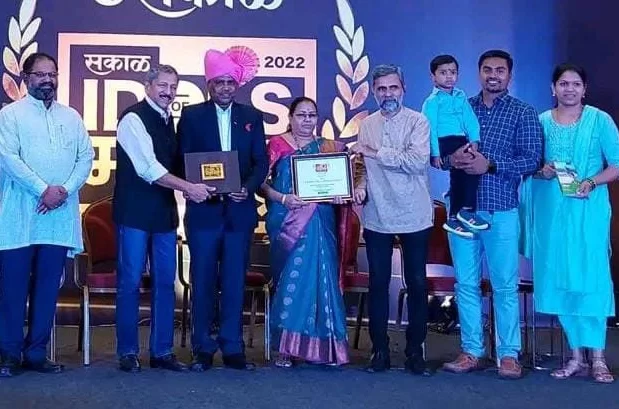 कणकवलीचे तहसीलदार श्री. आर. जे. पवार कोकणरत्न पुरस्काराने सन्मानित.