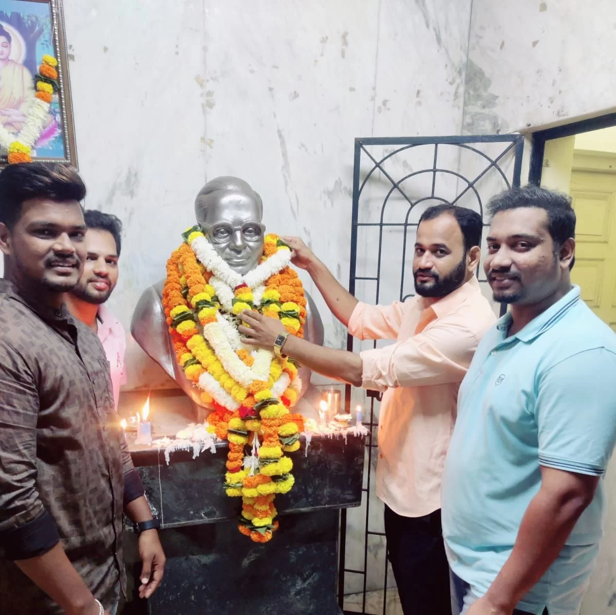 मालवणात मनसे व मनविसेच्या वतीने 'महापरिनिर्वाण' दिनानिमित्त डॉ. बाबासाहेब आंबेडकर यांना अभिवादन.