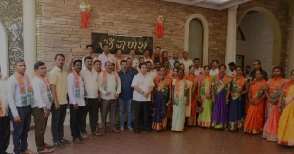 आमदार नितेश राणे यांनी केला भाजपाच्या बिनविरोध निवड झालेल्या सरपंचांचा सत्कार ; वाढलेल्या जबाबदारीचीही करुन दिली जाणीव.