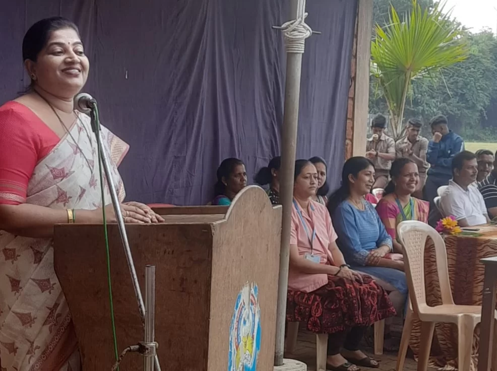 पालक क्रिडा दिन साजरा करत नाबर प्रशालेच्या पालकांनी अनुभवले बालपण.