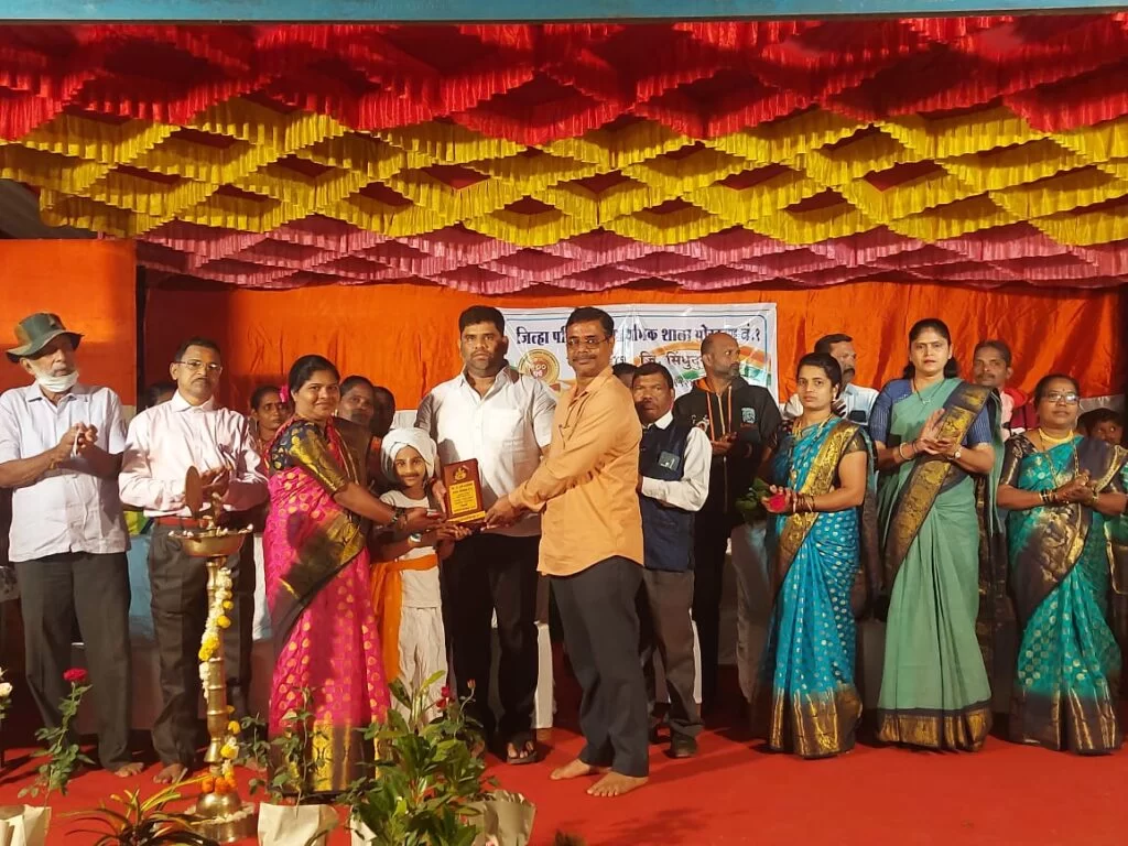 पोखरण शाळा क्र. १ च्या शतक महोत्सवी वर्षाचा आमदार वैभव नाईक यांच्या हस्ते शुभारंभ.