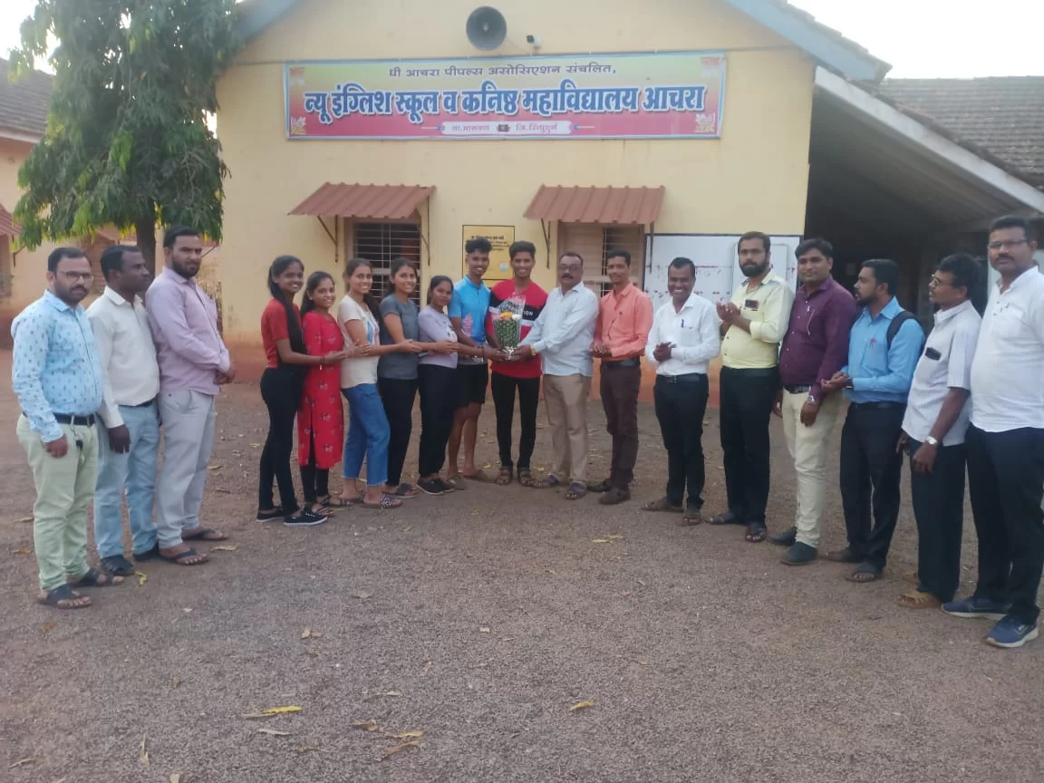 दिल्लीला जाणाऱ्या आचरा कॉलेजच्या विद्यार्थ्यांचा प्राथमिक शिक्षक समिती कडून सत्कार!