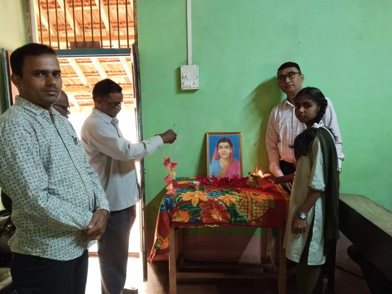 साळशी हायस्कूल मध्ये क्रांतीज्योती सावित्रीबाई फुले जयंती उत्साहात साजरी.