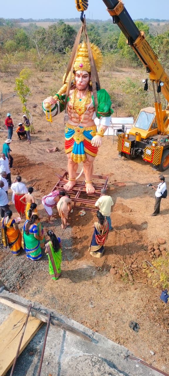 सिंधुदुर्गात प्रथमच भव्य दिव्य अशा १७ फूट उंची असलेल्या मारुती मूर्तीची स्थापना