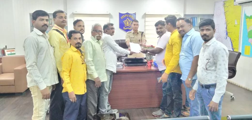 जिल्हा पोलीस अधिक्षक अग्रवाल यांना नाभिक व्यावसायिकांनी दिले निवेदन...!