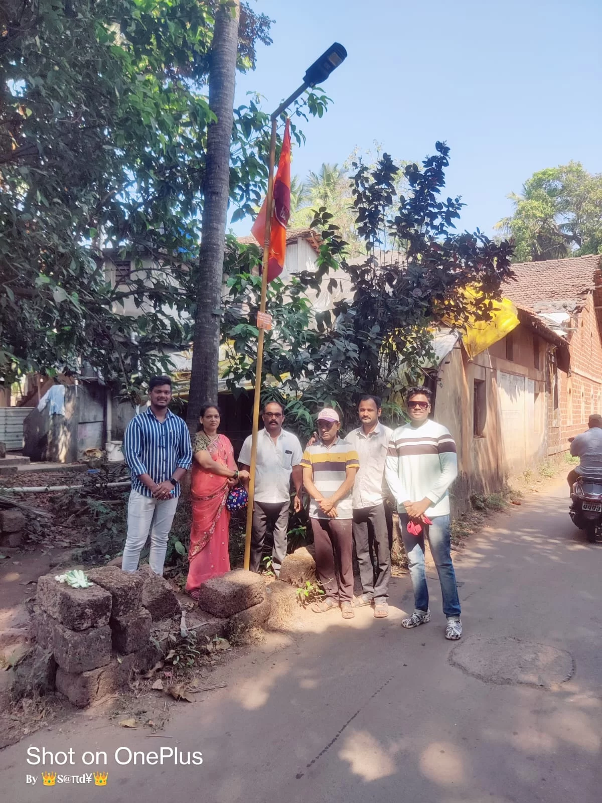 मालवणात पंचायत समिती मार्गावर मनसे तर्फे सोलर लाईटचे लोकार्पण.