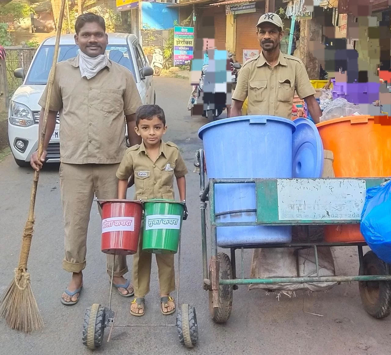सावंतवाडीतील वेशभूषा स्पर्धेत कु.कबीर हेरेकरने वेधून घेतले लक्ष.