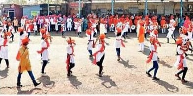 देवगड कॉलेजची चित्ररथांसहची दिंडी ठरली लक्षवेधी ; शिक्षण विकास मंडळाच्या सुवर्णमहोत्सवी वर्षाचे औचित्य.
