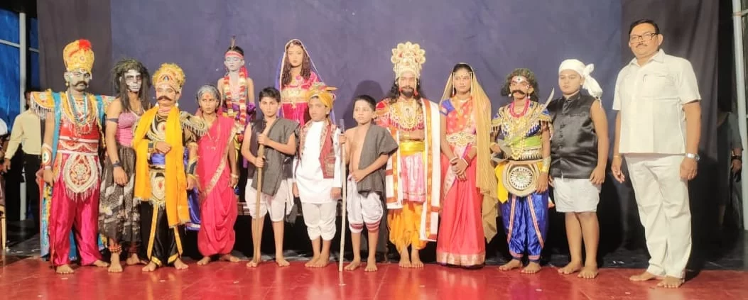 रेवंडीत 'गोकुळचा चोर' दशावतार प्रयोग ठरला लक्षवेधी ; सर्जेकोट मिर्याबांदा शाळेच्या विद्यार्थ्यांची 'सादरीकरण कमाल' ठरतेय प्रशंसेचा विषय.