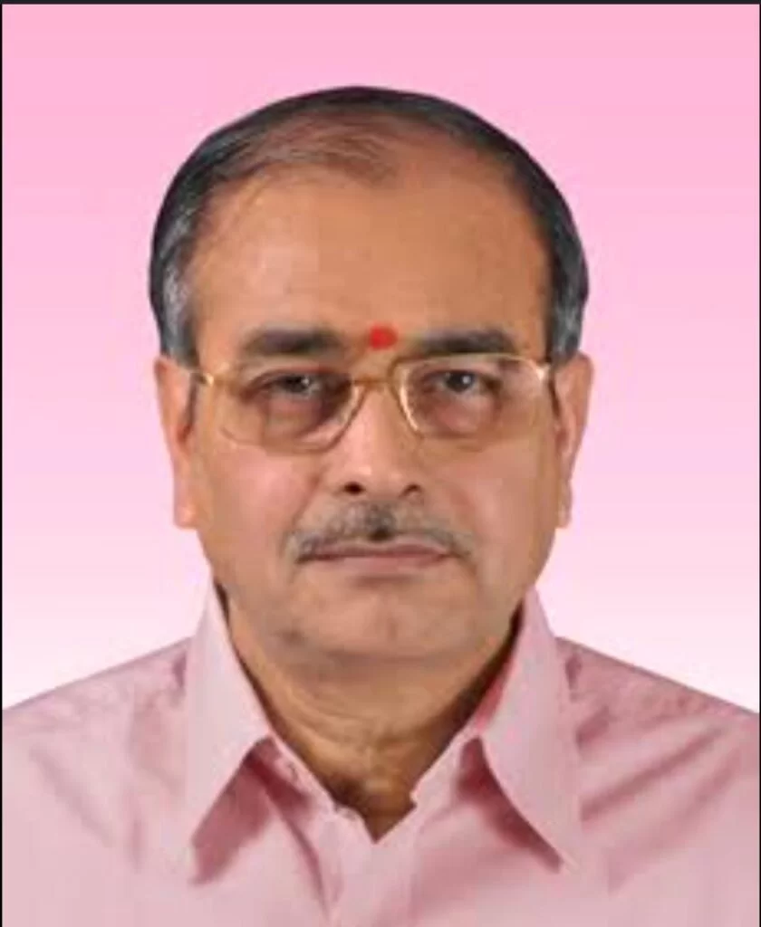 निरूपणकार पद्मश्री आप्पासाहेब धर्माधिकारी ( श्री सद्गुरु स्वारी ) यांना वर्ष २०२२ चा राज्य सरकारचा 'महाराष्ट्र भूषण' पुरस्कार जाहीर.