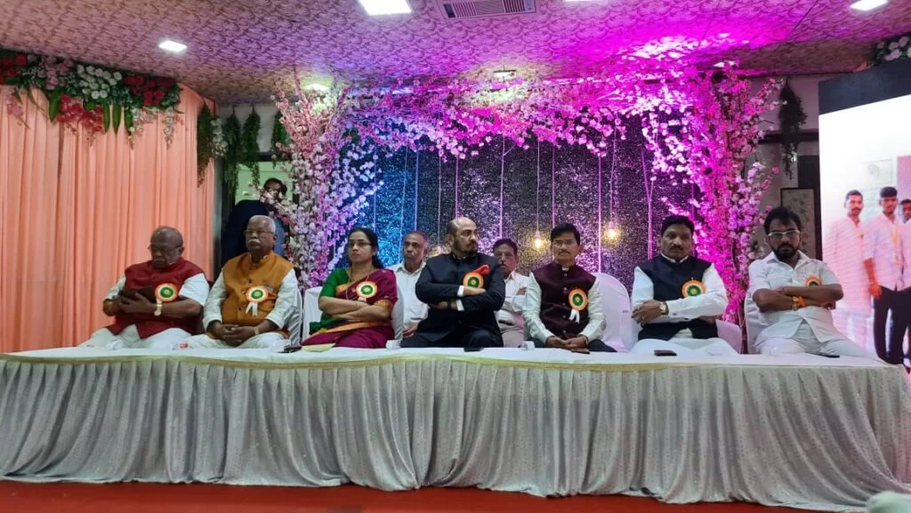 अरुळेकर खोरकर रावराणे मंडळाचे शैक्षणिक बांधिलकीचे दातृत्व ; समाजातील ११२ बुद्धिमान विद्यार्थ्यांचा केला सत्कार.