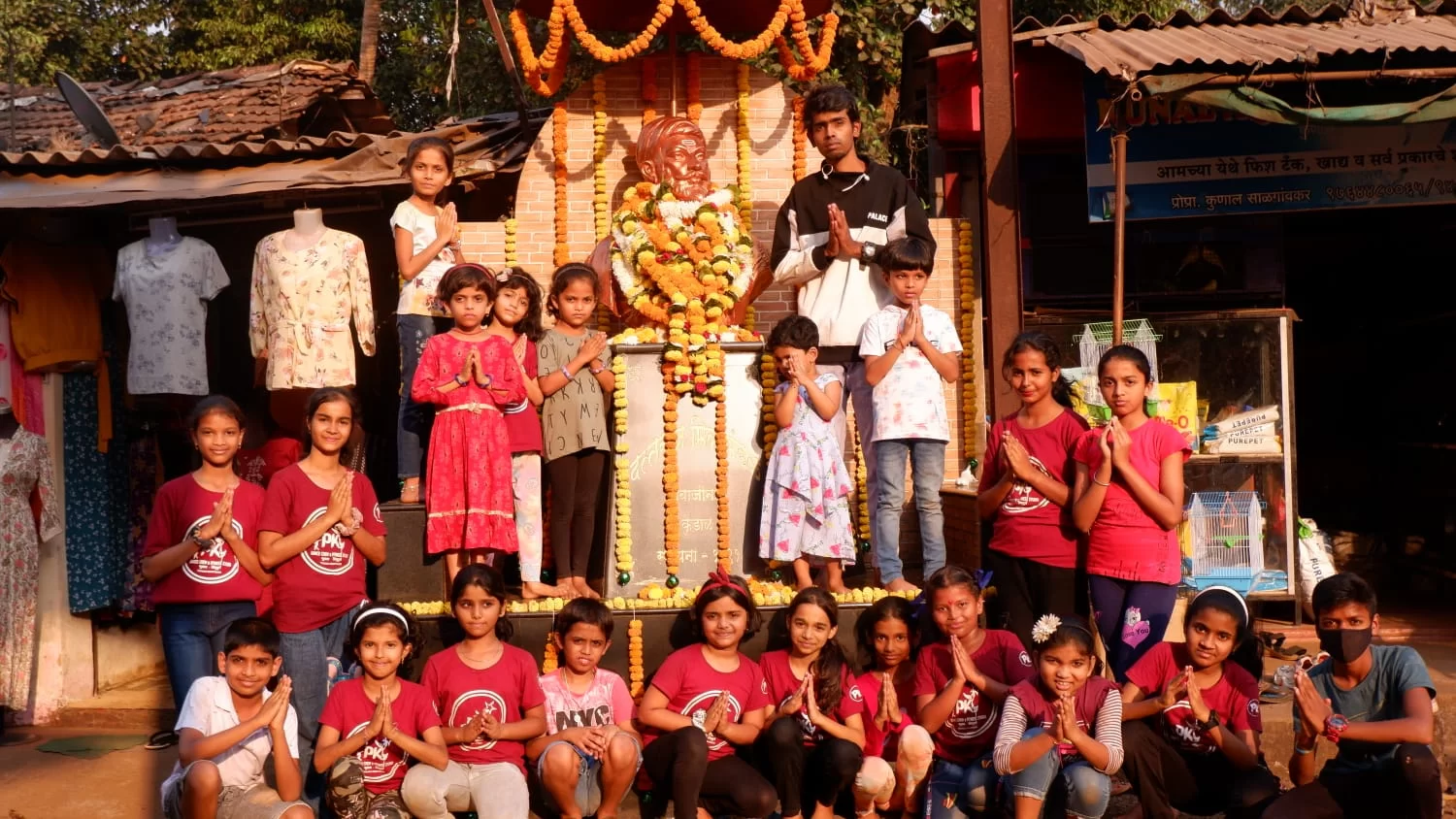 पी.के डान्स क्रू च्या वतीने छत्रपती शिवाजी महाराजांच्या जयंतीनिमित्त अभिवादन…!