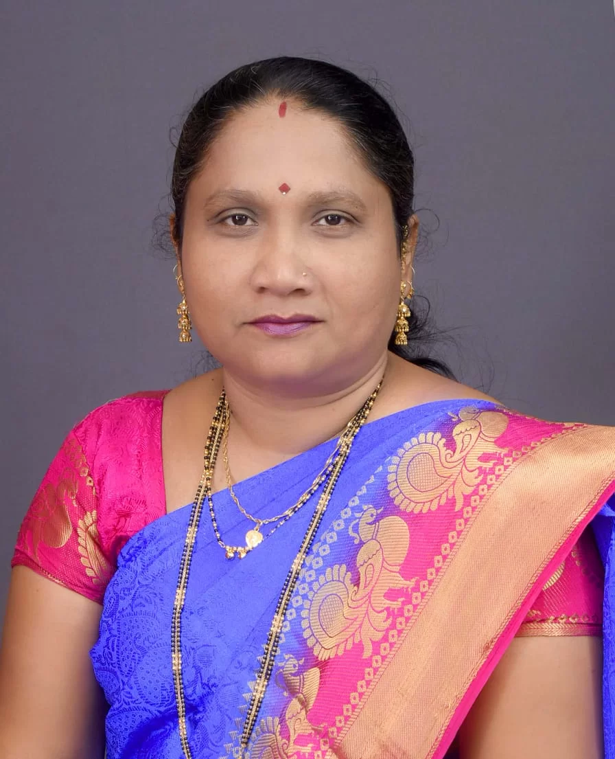 मिठमुंबरी ग्रामपंचायतीच्या माजी सरपंच रिमा राजेंद्र मुंबरकर यांना आदर्श सरपंच पुरस्कार जाहीर.