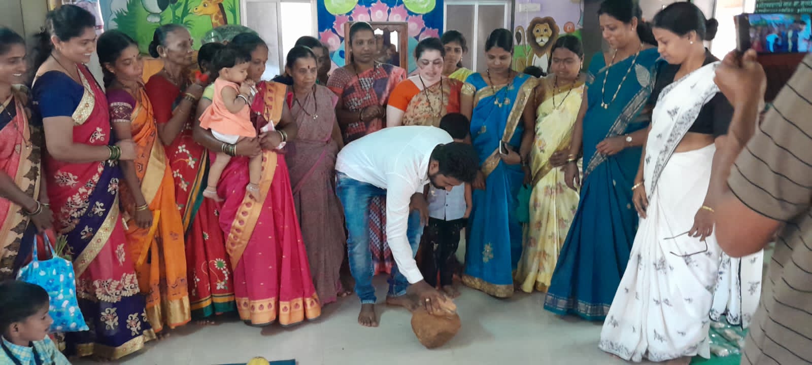 महान शाळा येथील आठवडा बाजाराला उत्स्फूर्त प्रतिसाद!