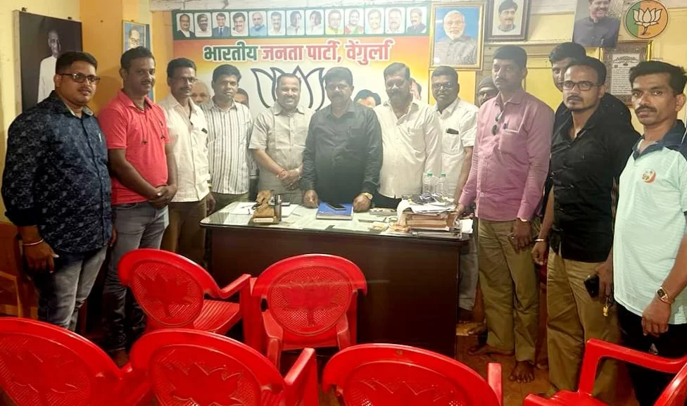 वेंगुर्ले एस् .टी.डेपोत लवकरच भाजपाची कामगार संघटना ; चालक - वाहक यांनी भाजपा कार्यालयात भेट देऊन केली पदाधिकाऱ्यांशी चर्चा.