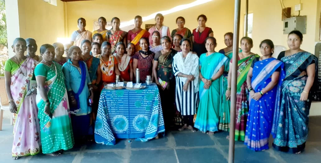 कोकण कला व शिक्षण विकास संस्था आणि ग्रामपंचायत साळगांव यांच्या संयुक्त विद्यमाने बचत गट महिलांना मसाले बनवणे प्रशिक्षण.