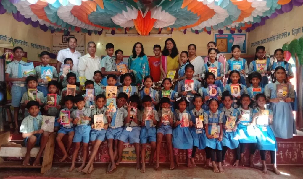 कोरगावकर भावंडांची मालवण दांडी शाळेला एक लाखाची शैक्षणिक मदत!
