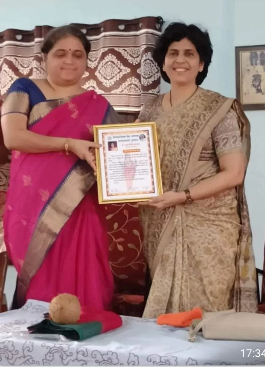 तळेरे येथील डॉ.ऋचा मिलिंद कुलकर्णी यांना आरोग्यलक्ष्मी पुरस्कार प्रदान