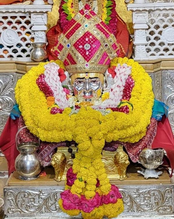 १४५ व्या स्वामी पुण्यतिथी महोत्सवानिमित्त अक्कलकोट वटवृक्ष मंदिरात विविध धार्मिक कार्यक्रमांचे आयोजन.