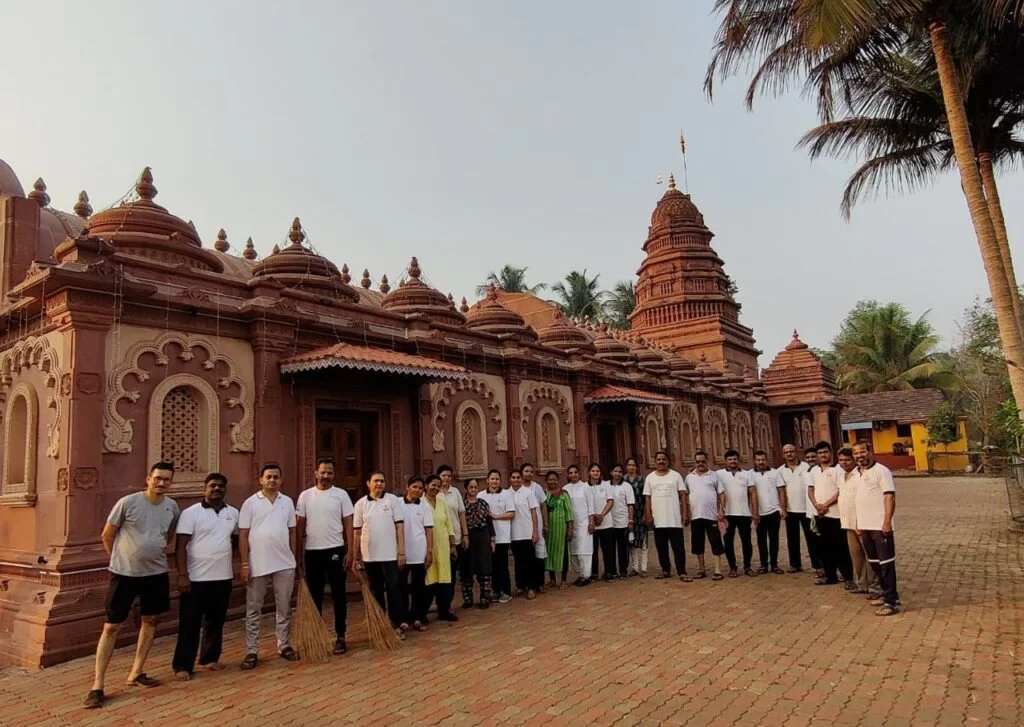 पतंजली योग समितीच्या वतीने बांदेश्वर मंदिर परिसरात सफाई सेवा..!