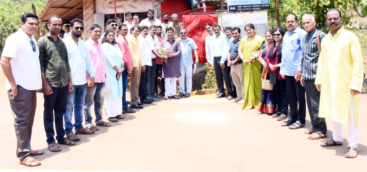 भाजपा जिल्हाध्यक्ष राजन तेली यांच्या हस्ते वेंगुर्ले आगारात 'सेवा शक्ती संघर्ष कामगार संघाच्या' नामफलकाचे अनावरण.