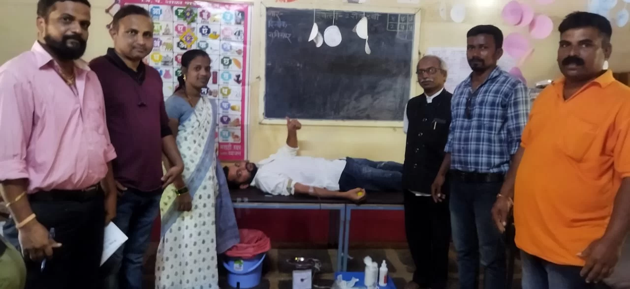 पाडलोस येथील ग्रुपचे रक्तदान शिबिर संपन्न