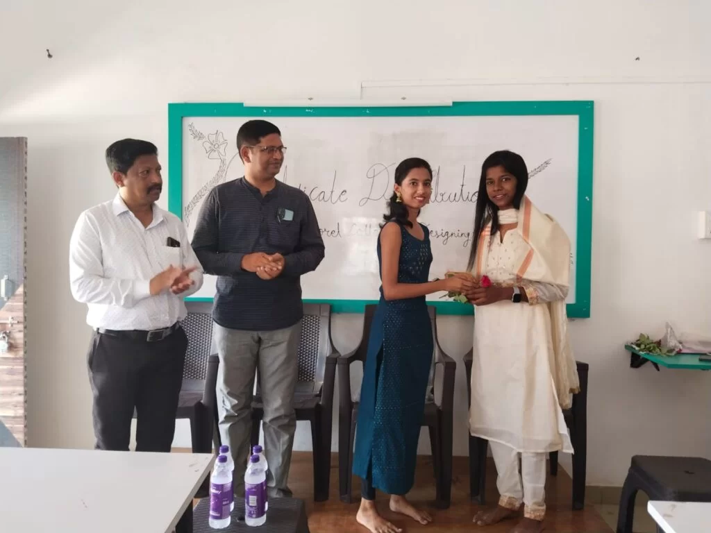 फ्लोरेट कॉलेज ऑफ डिजाईनिंग मार्फत ७० युवतींना फॅशन डिजाईनिंगचे मोफत प्रशिक्षण !