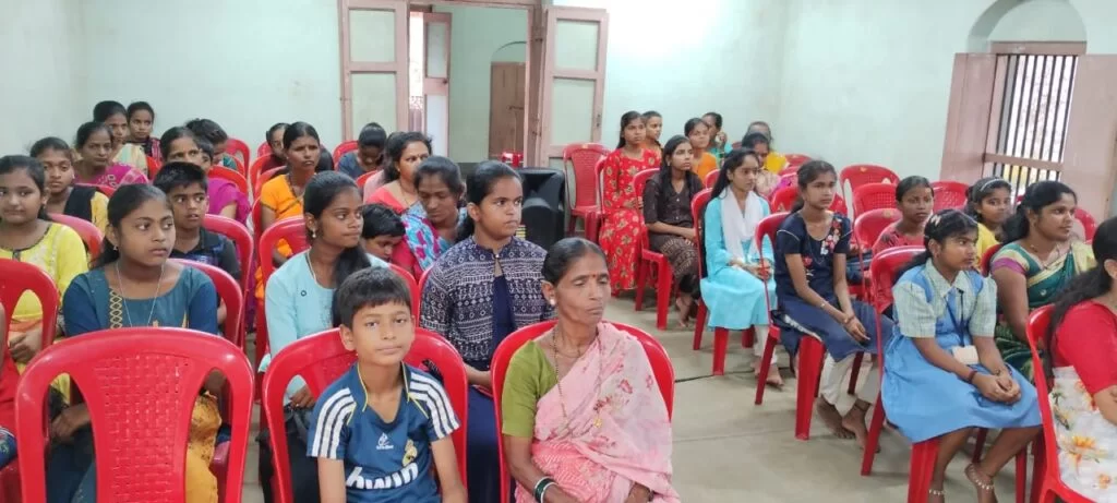 बॅ नाथ पै सेवांगण कट्टाच्या वतीने ३८ विद्यार्थ्यांना शिक्षण निधीचे वितरण ;  साने गुरुजींच्या पुण्यतिथीचे औचित्य.