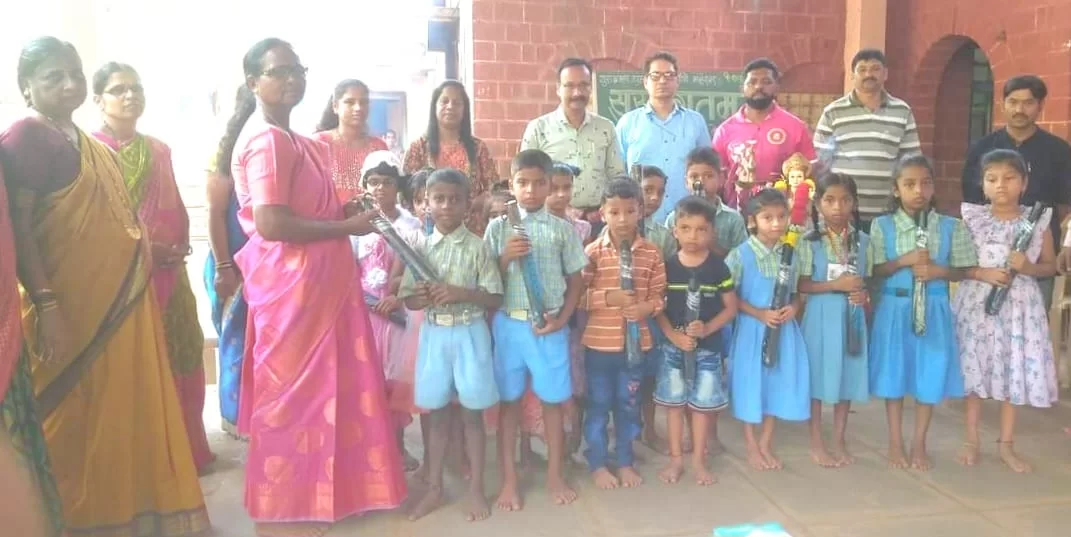 जि.प.मसुरे क्र.१ केंद्रशाळेत शैक्षणिक साहित्याचे वाटप ; विद्यार्थिनी सौ सुषमा सावंत निगडे देशमुख यांचा अनोखा उपक्रम.